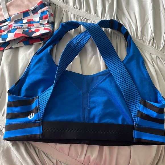 2 LULULEMON sports bra’s BOTH size 6 2/$25 for both GOOD used Condition - Picture 4 of 5